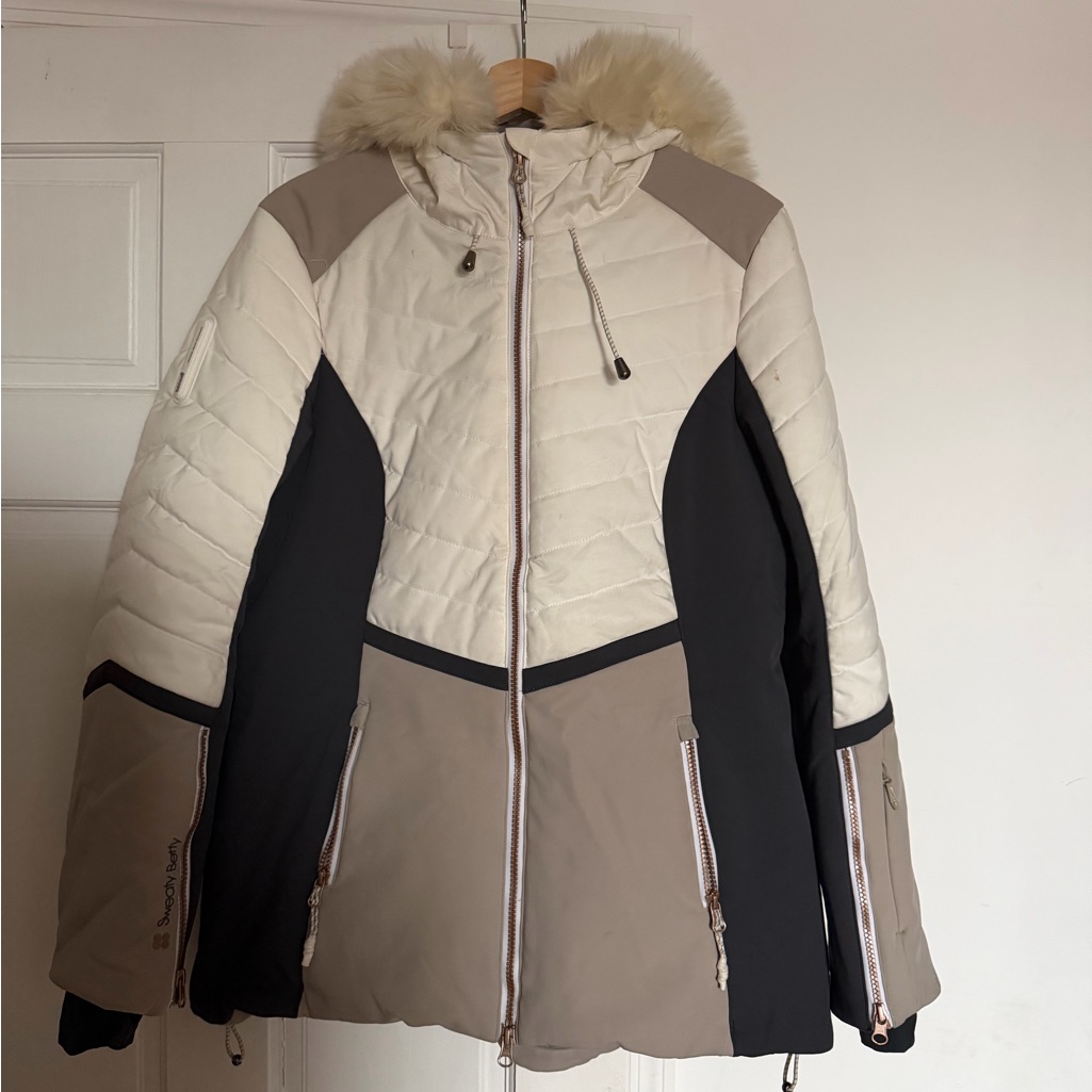 Sweaty Betty Cream And Black Ski Jacket With Detachable Fur Hood